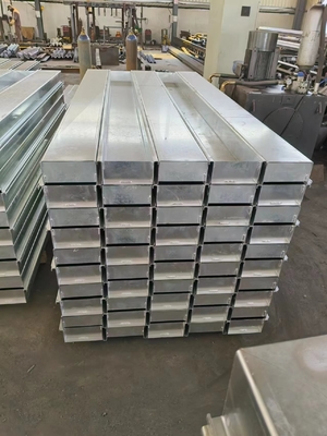 Uzunluğu 1000-4000mm Demiryolu Altyapısı İnşaatı için Beton Destek Duvarı Yatak Kalıpları