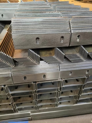 Demiryolu OEM için 6mm Galvanizli Beton Sleeper Çit Bracket