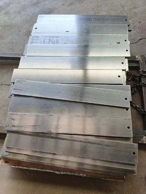 Özel Galvanizli Çelik Çukurlu Düz Çubuklu Metal Damgalama Ölçme dökme Kalıplama