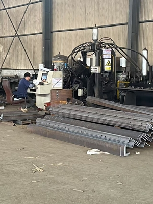 Korozyona dayanıklı galvanizli çelik açı bantları özelleştirilebilir uzunluk