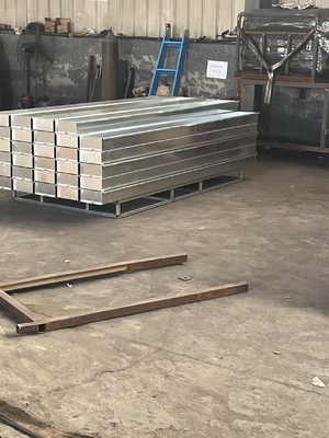 Yüzeyi pürüzsüz ve tek / çoklu boşlukları olan Beton Sleeper Kalıpları