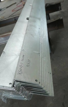 Galvanizli açılı çelik, mükemmel dayanıklılık ve pas dayanıklılığı ile inşaat projeleri için idealdir